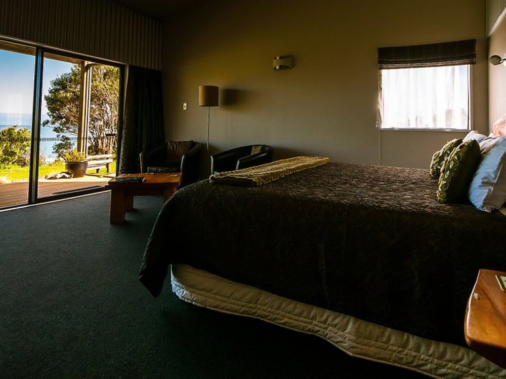Breakers Boutique Accommodation - Sunset Room