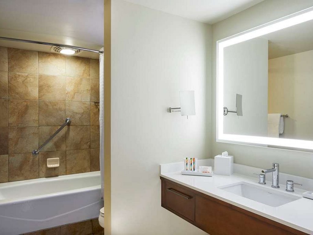 Hilton Hawaiian Village Waikiki Beach Resort - Baño