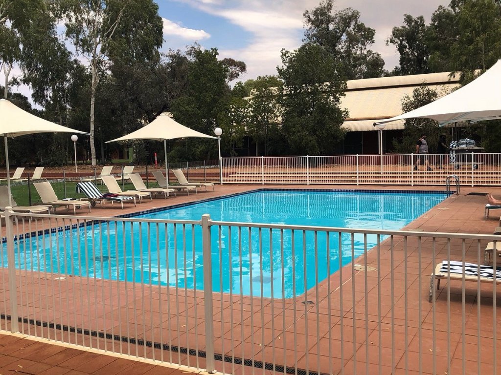 HOTEL DESERT GARDENS - Pool - Ayers Rock - Australia
