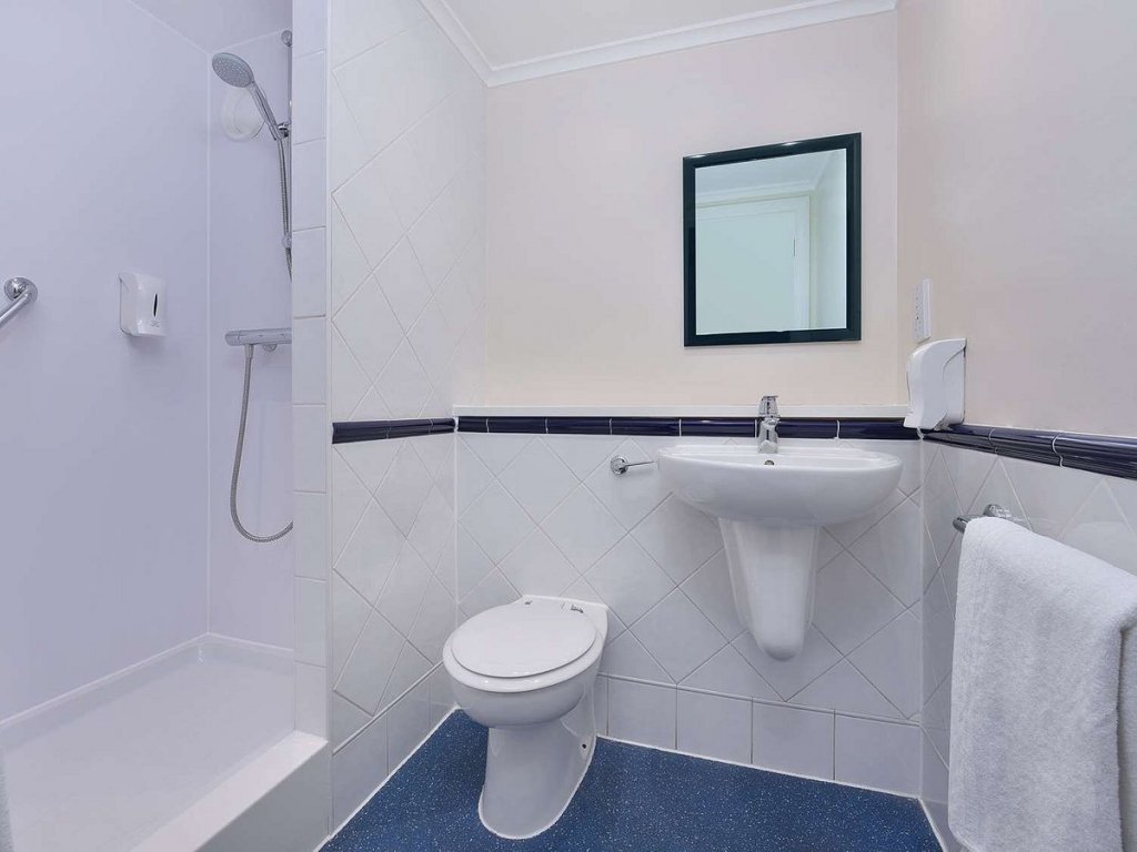 Travelodge Perth - Baño - Perth - Australia