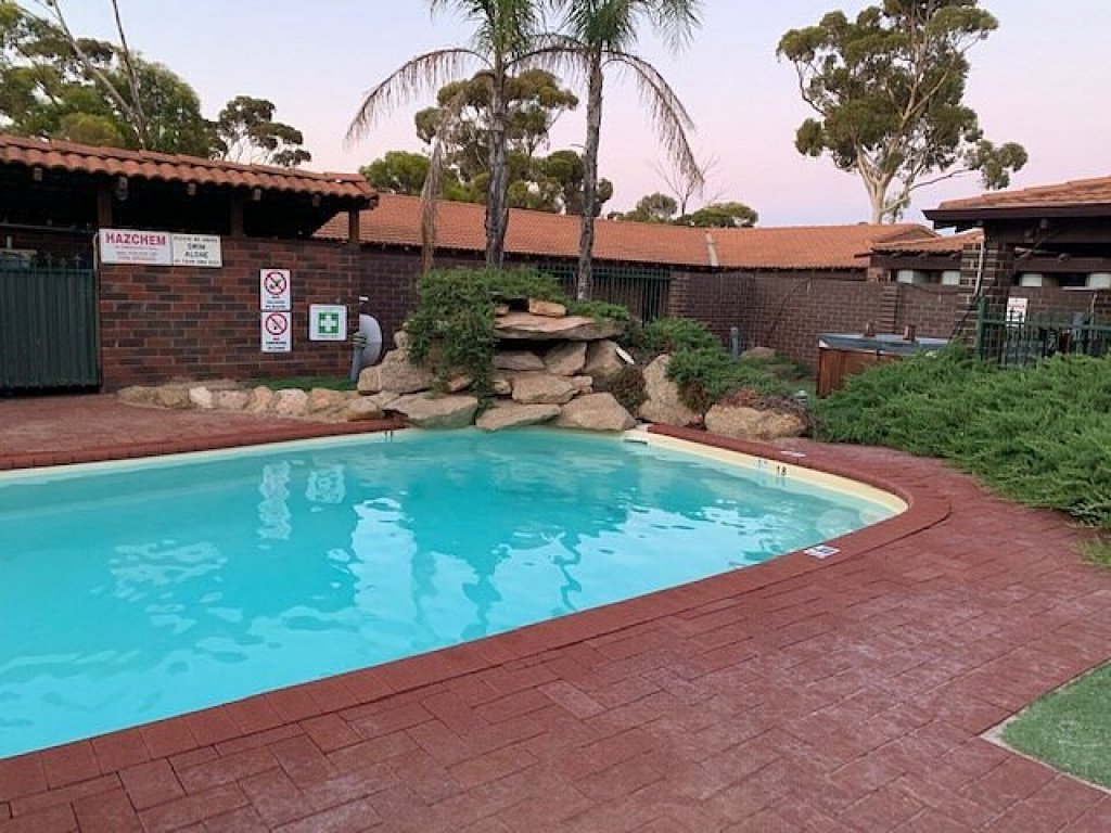 Wave Rock Motel - Piscina - Hyden - Australia