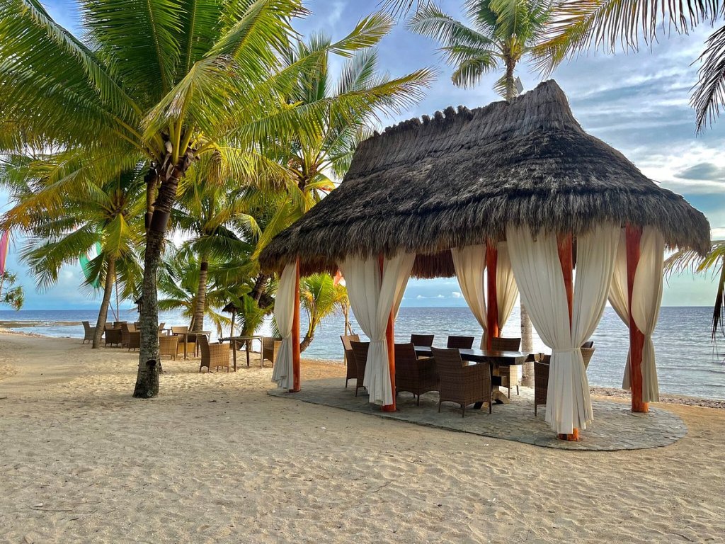 Playa Coco Grove Beach Resort