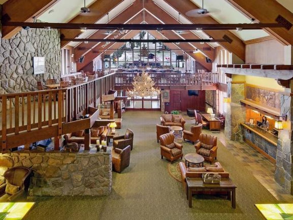 Salón - Mammoth Mountain Inn