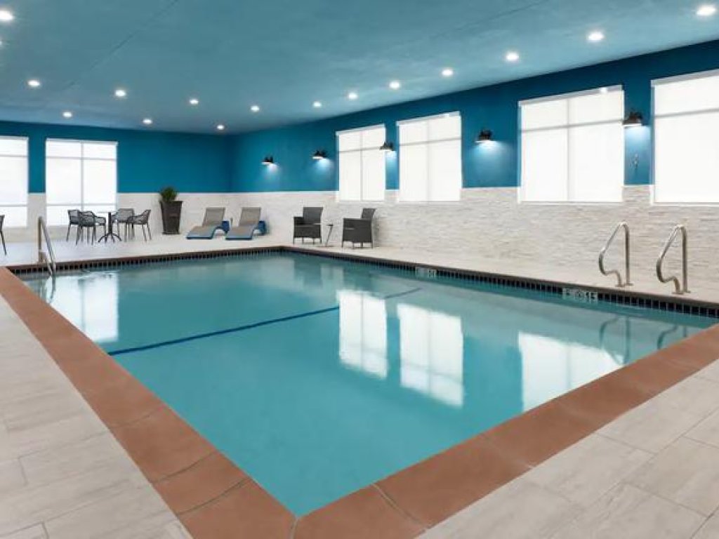 Piscina - Hampton Inn Oakhurst-Yosemite