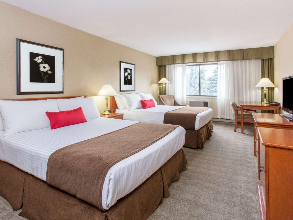 Habitación - Ramada Hotel & Conference Centre by Wyndham Kelowna