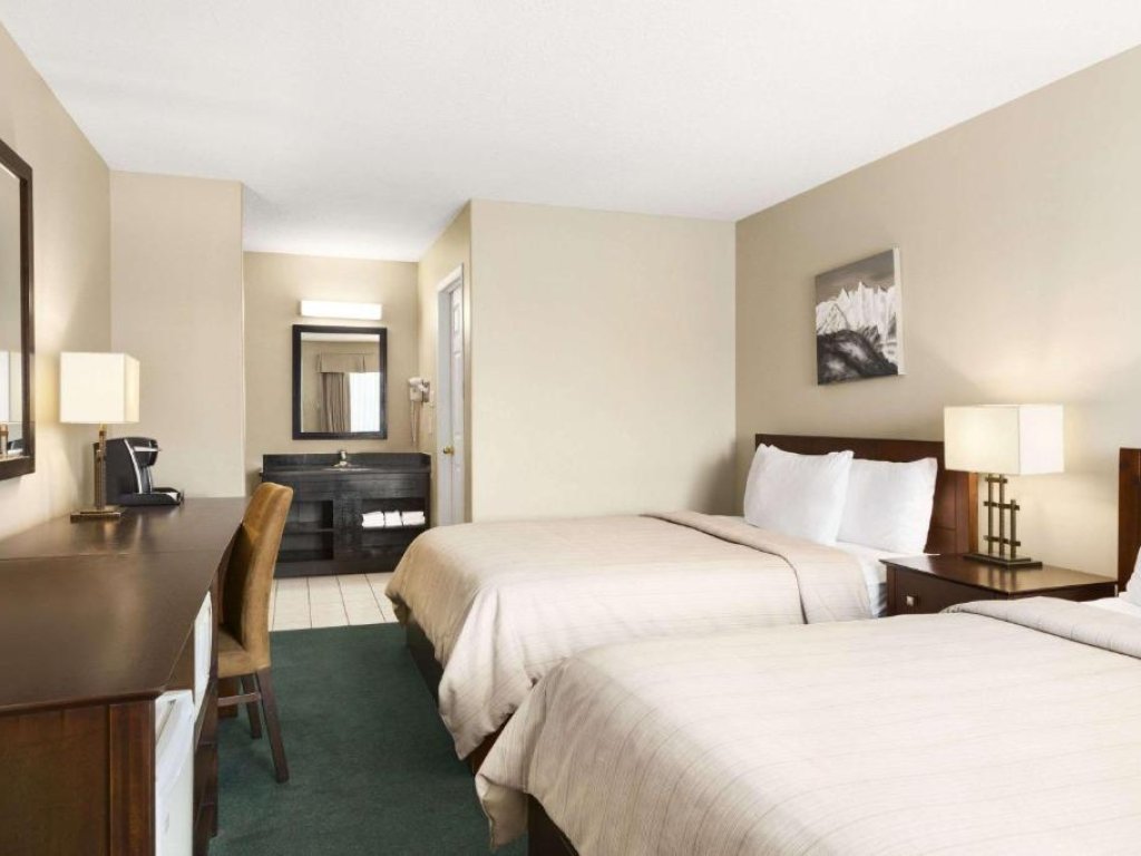 Habitación - Days Inn by Wyndham Golden