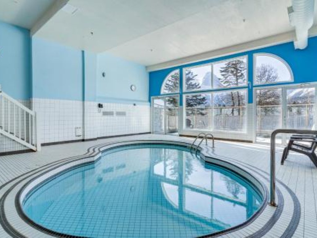 Piscina Interior - Chateau Canmore