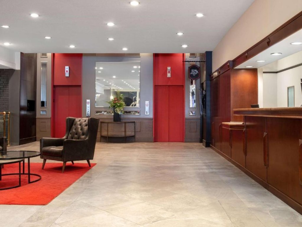 Recepción - Ramada Plaza by Wyndham Calgary Downtown