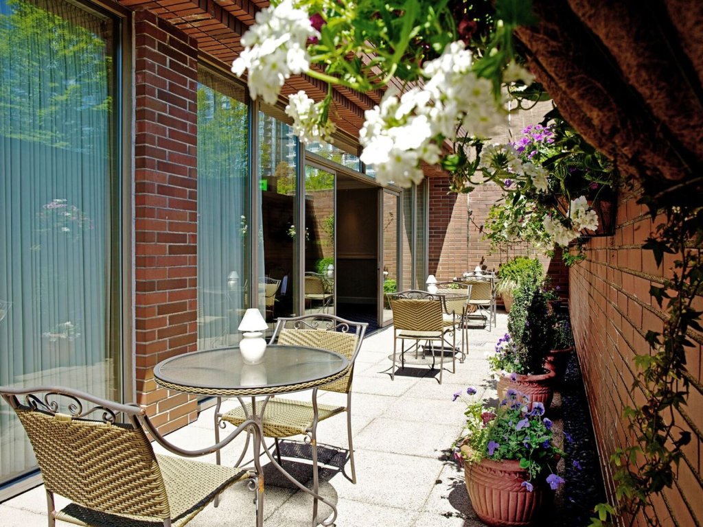 Terraza - Georgian Court Hotel