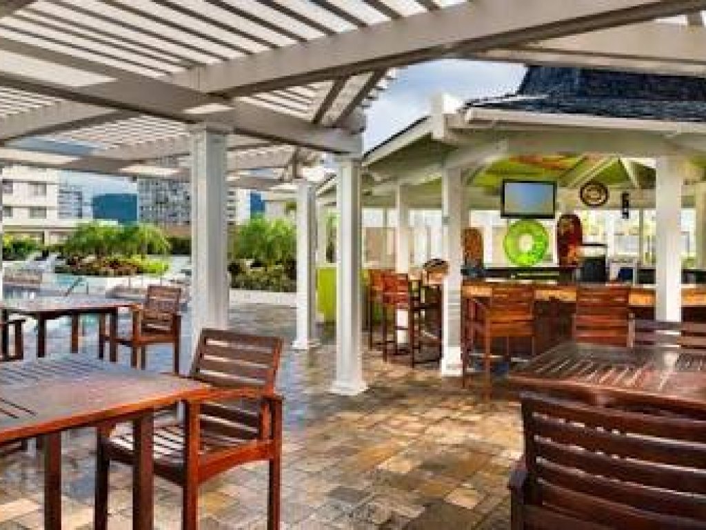 Bar - Hilton Waikiki Beach Resort & Spa