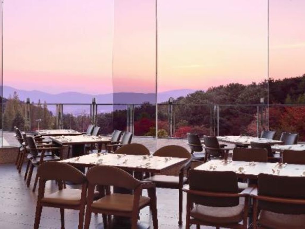 Kolon Hotel
