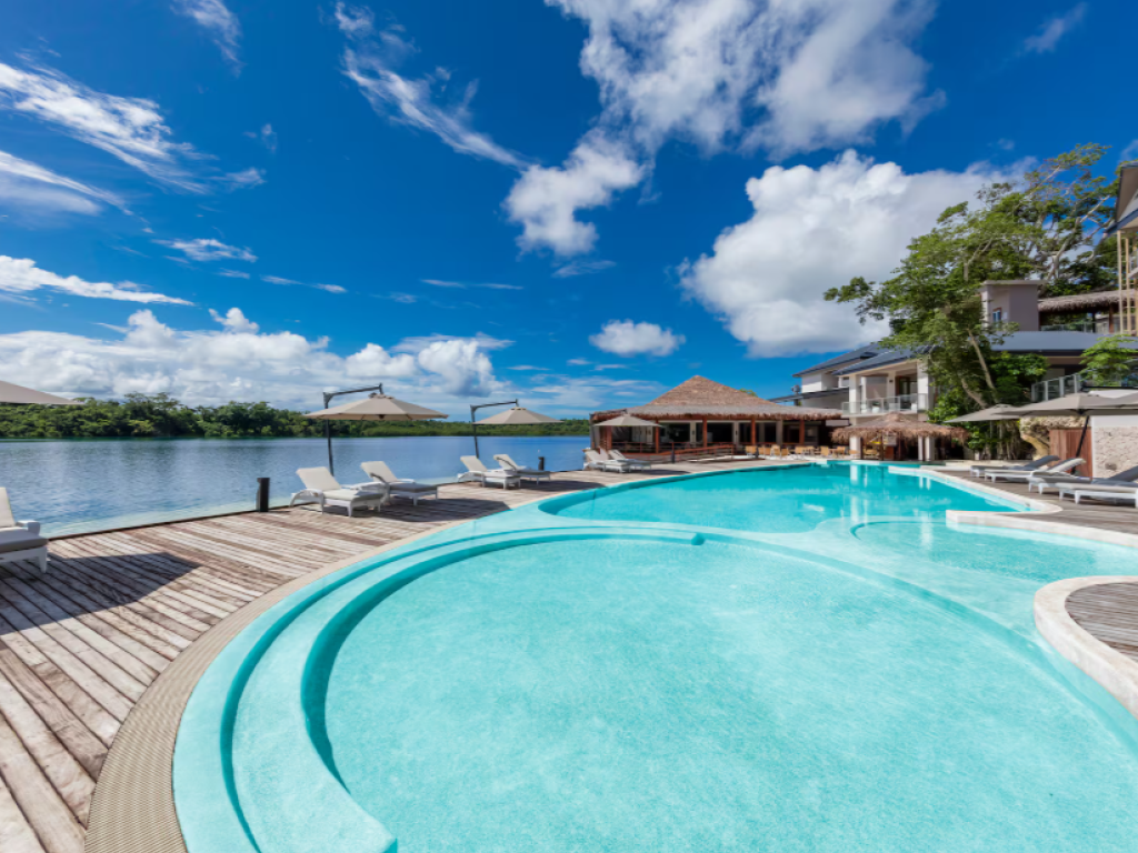Piscina Ramada Resort Port Vila 