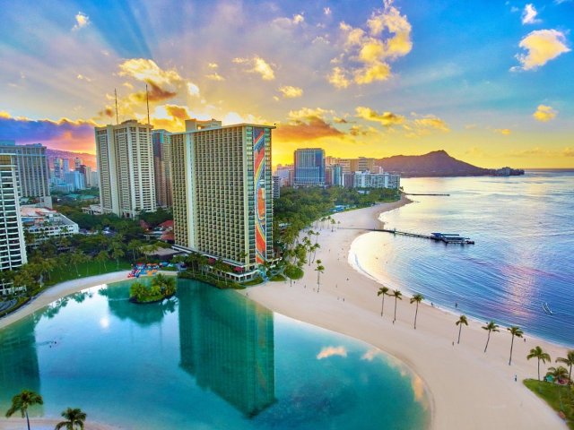 Hilton Hawaiian Village Waikiki Beach Resort - Exterior