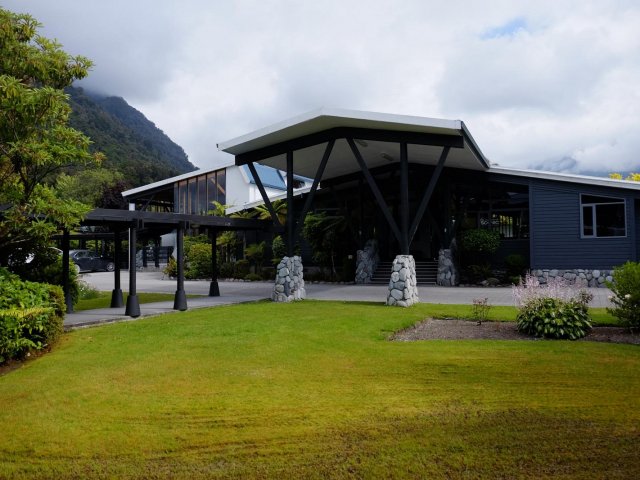 Scenic Hotel Franz Josef Glacier - Exterior