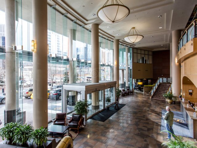 SHERATON SUITES CALGARY EAU CLAIRE