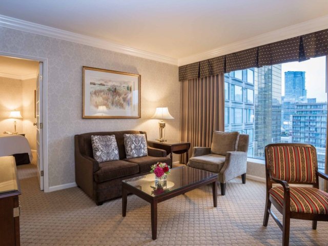 THE SUTTON PLACE HOTEL