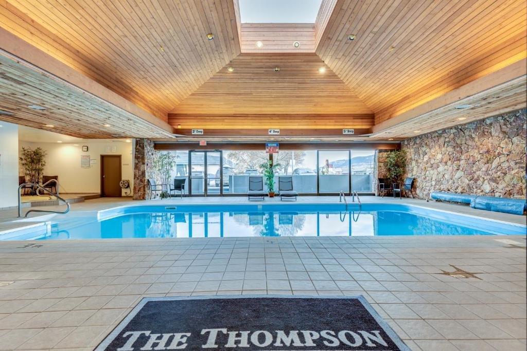 The Thompson Hotel & Conference Centre - Piscina
