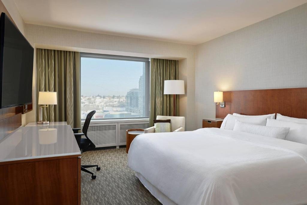 THE WESTIN CALGARY