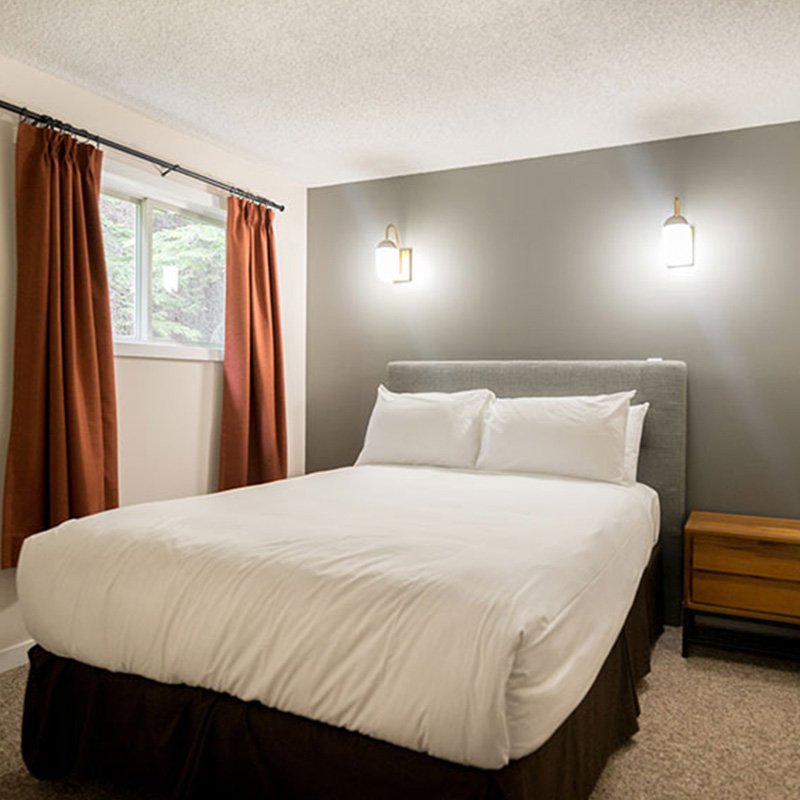 Overlander Mountain Lodge