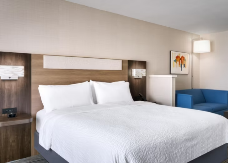 Holiday Inn Express & Suites Anchorage